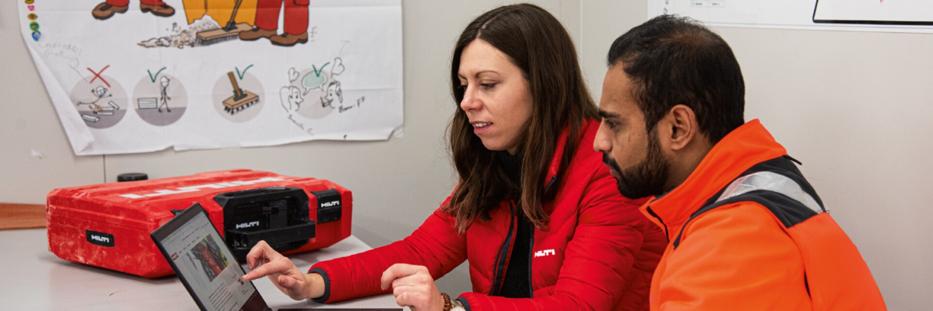 Hilti account manager discussing with a customer Quotation and Calculation Services