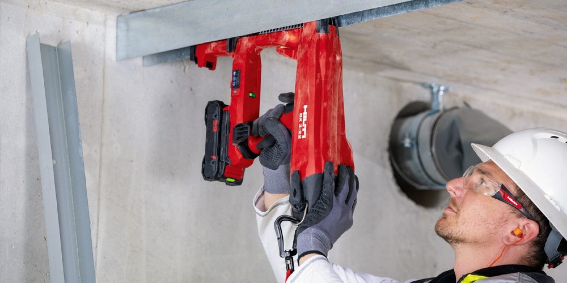 A drywall rail is attached to the ceiling using the Hilti Nuron BX 3-22
