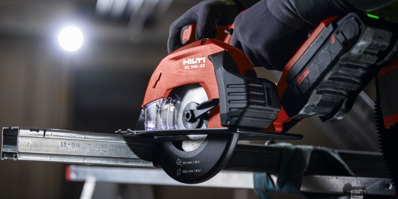 Cordless circular saws