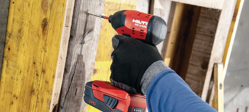 SID 4-A22 Cordless impact driver Compact-class 22V cordless impact driver with 1/4 hexagonal click-in chuck for medium-duty work Applications 1