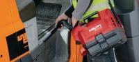 VC 5-22 Cordless vacuum Compact, portable cordless vacuum for quick clean-ups around construction sites and workshops (Nuron battery platform) Applications 2