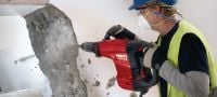 TE 800-AVR Concrete demolition hammer Very powerful TE-S demolition hammer for heavy-duty chiselling in concrete, with Active Vibration Reduction (AVR) Applications 4