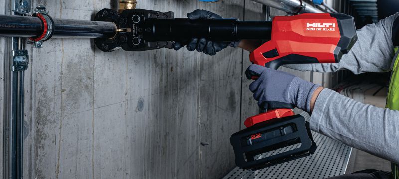 Nuron NPR 32 XL-22 Pipe press tool Heavy-duty cordless pistol-grip press tool compatible with interchangeable 32 kN press jaws and rings (Nuron battery platform) Applications 1