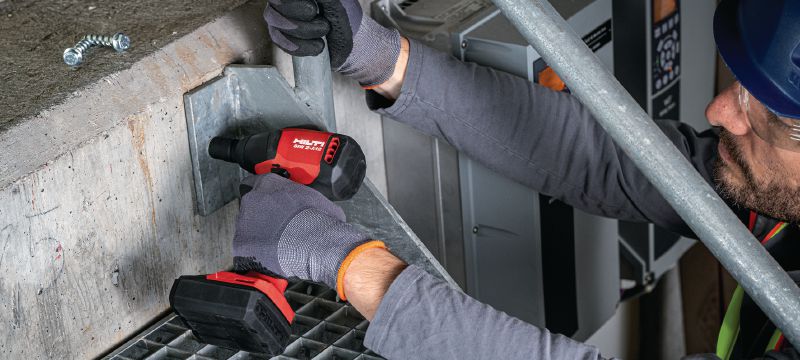 SIW 2-A12 Cordless impact wrench Subcompact-class cordless impact wrench with 3/8” friction ring anvil for economical anchoring and bolting, especially in cramped spaces Applications 1