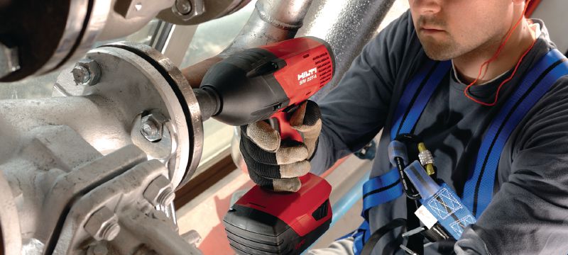 SIW 22T-A 1/2 Cordless impact wrench Ultimate-class 22V high-torque cordless impact wrench with 1/2 detent pin anvil for anchoring and bolting Applications 1
