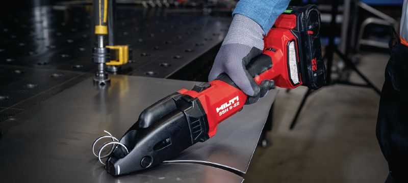 Nuron SSH 6-22 Cordless shears High-capacity cordless double-cut shear for fast cuts in sheet metal, profiles and HVAC duct up to 2.5 mm│12 Gauge (Nuron battery platform) Applications 1